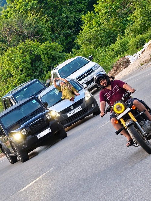 Dangerous stunt at Sidhra Bypass:  Woman dances on Car Bonnet, MVD takes action
