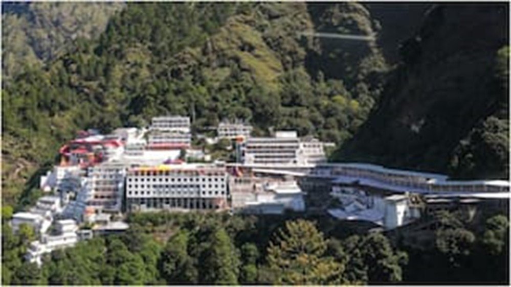 Navratra Begins at Vaishno Devi Shrine Amid Heavy Pilgrim Rush, Helicopter Services Suspended