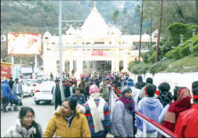 3.81 lakh pilgrims pay obeisance at Mata Vaishno Devi on Navratri